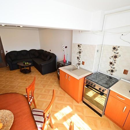 Vacation Apartment With Free Parking Sibiu Exterior photo