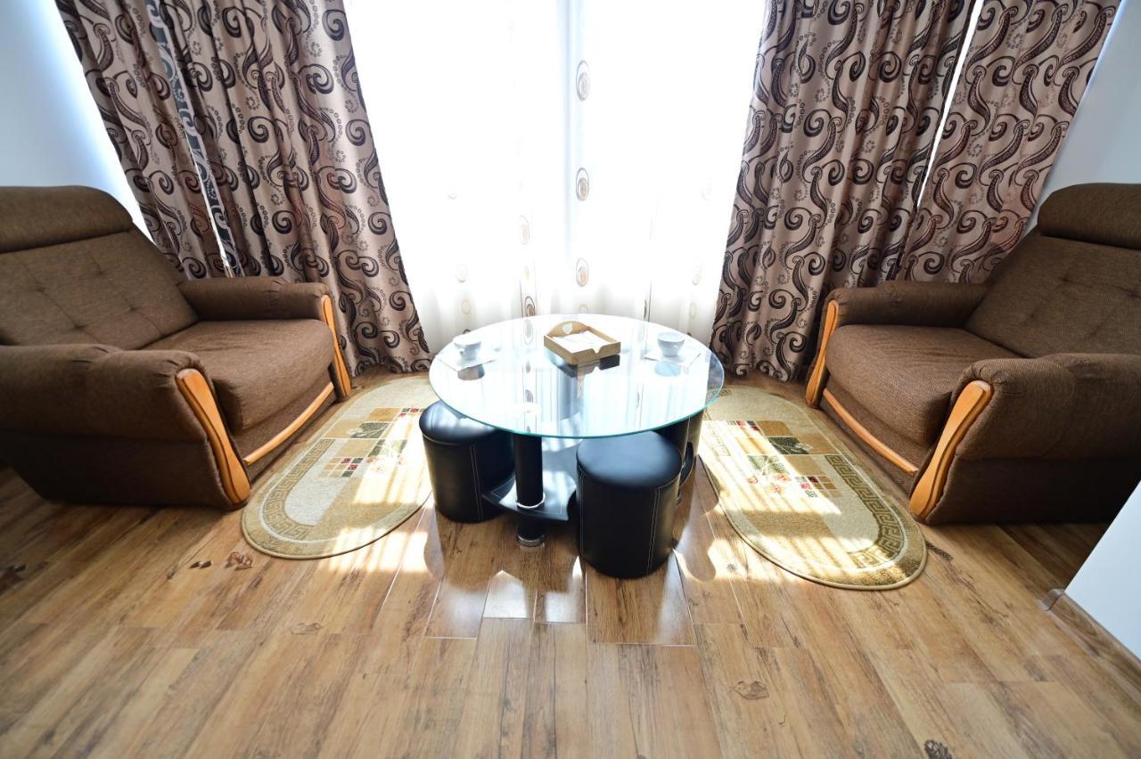 Vacation Apartment With Free Parking Sibiu Exterior photo